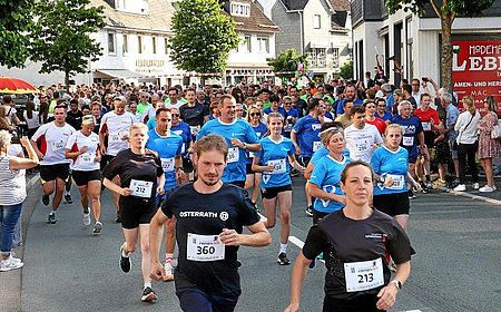In verschiedenen Disziplinen starteten die Teilnehmenden die vier Kilometer lange Strecke. (Foto: Nasser Trabulsi)  