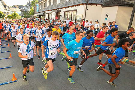 Impressionen vom 15. Wittgensteiner Firmenlauf. (WP-Foto: Peter Kehrle)  