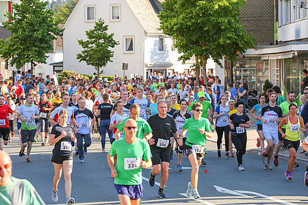 Impressionen vom 15. Wittgensteiner Firmenlauf. (WP-Foto: Peter Kehrle)  